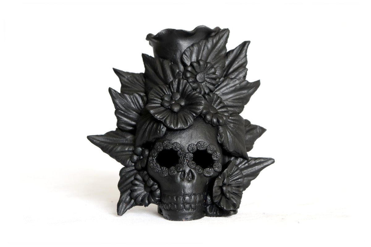 Set 3 Calaveras Negras con Flores de Barro 14 Cm 5.7 In. Candelabros