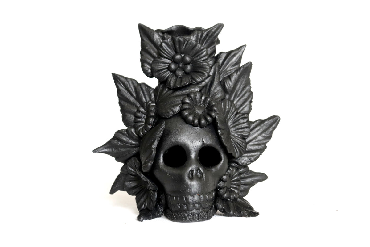 Set 3 Calaveras Negras con Flores de Barro 14 Cm 5.7 In. Candelabros