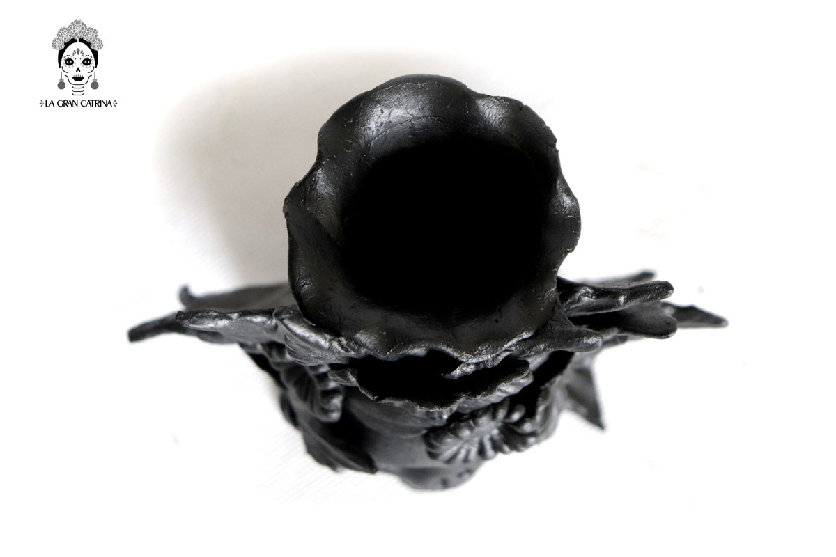 Set 3 Calaveras Negras con Flores de Barro 14 Cm 5.7 In. Candelabros