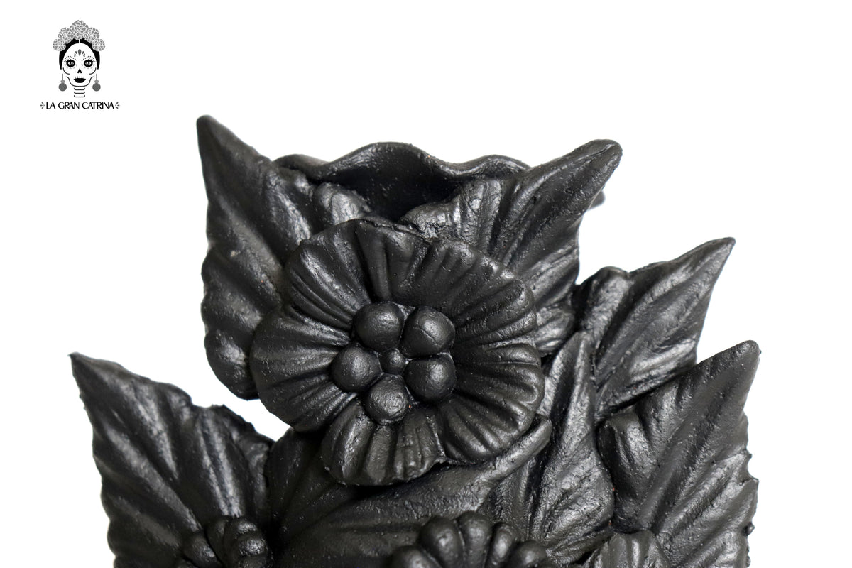 Set 3 Calaveras Negras con Flores de Barro 14 Cm 5.7 In. Candelabros