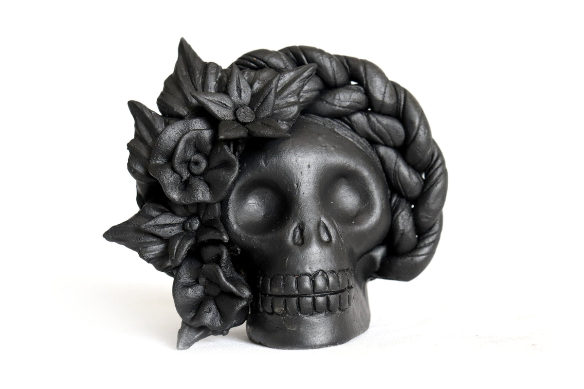 Set 3 Calaveras Negras con Trenza de Barro 13 Cm. 6.3 In. Maceta