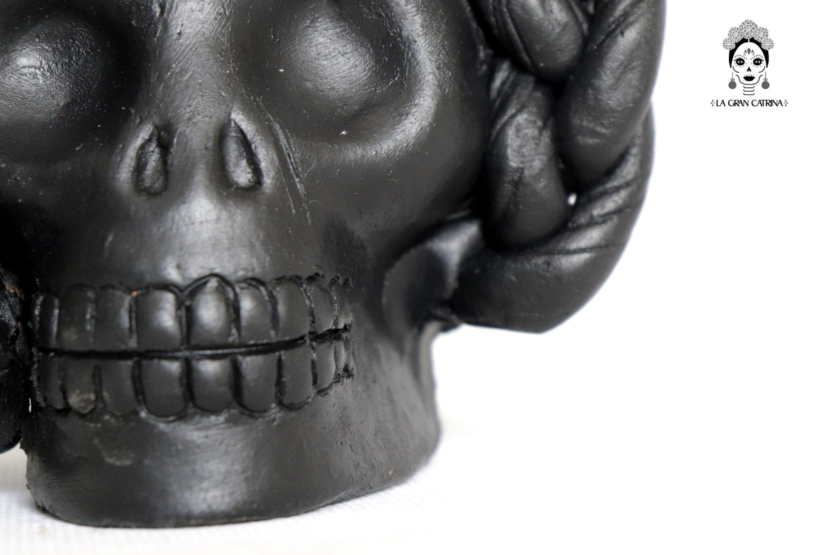 Set 3 Calaveras Negras con Trenza de Barro 13 Cm. 6.3 In. Maceta