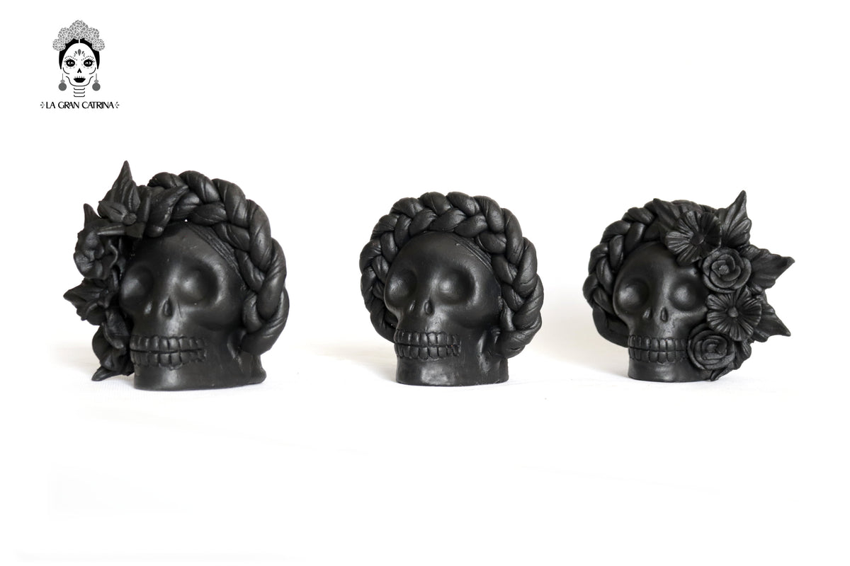 Set 3 Calaveras Negras con Trenza de Barro 13 Cm. 6.3 In. Maceta