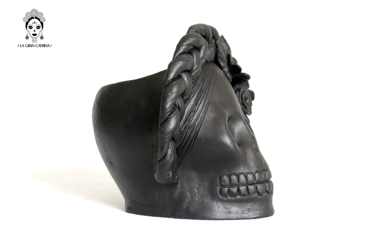 Set 3 Calaveras Negras con Trenza de Barro 18 Cm. 7 In. Maceta