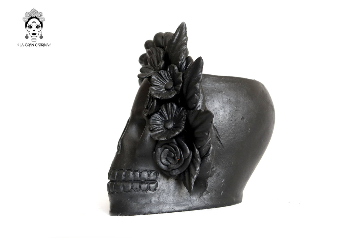 Set 3 Calaveras Negras con Trenza de Barro 18 Cm. 7 In. Maceta