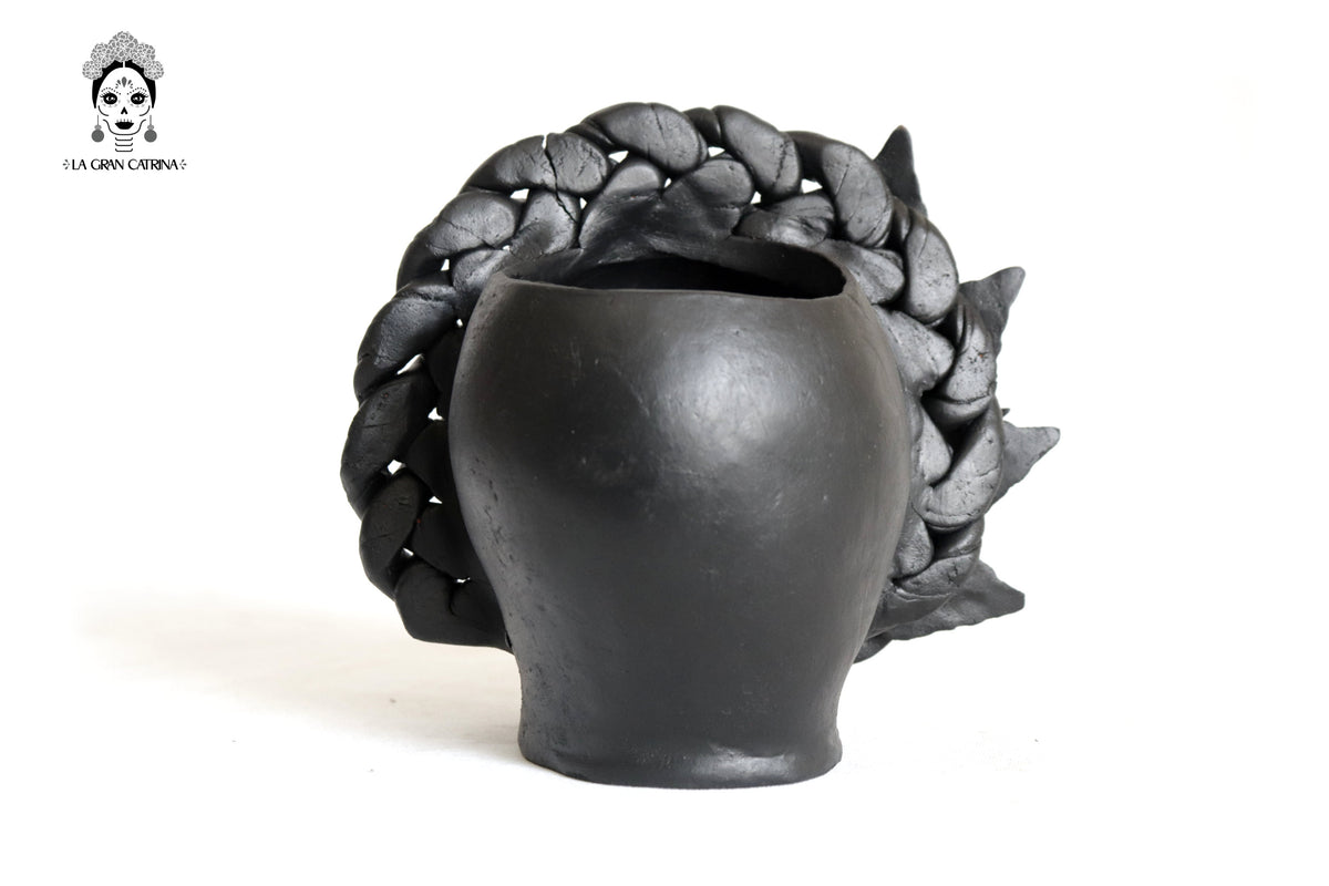 Set 3 Calaveras Negras con Trenza de Barro 18 Cm. 7 In. Maceta