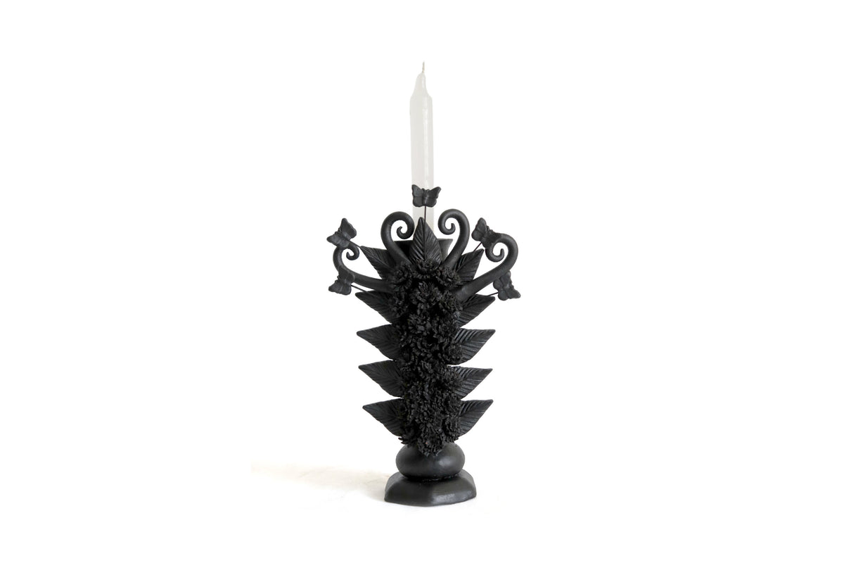 Candelero de una veladora barro negro - 28 cm.