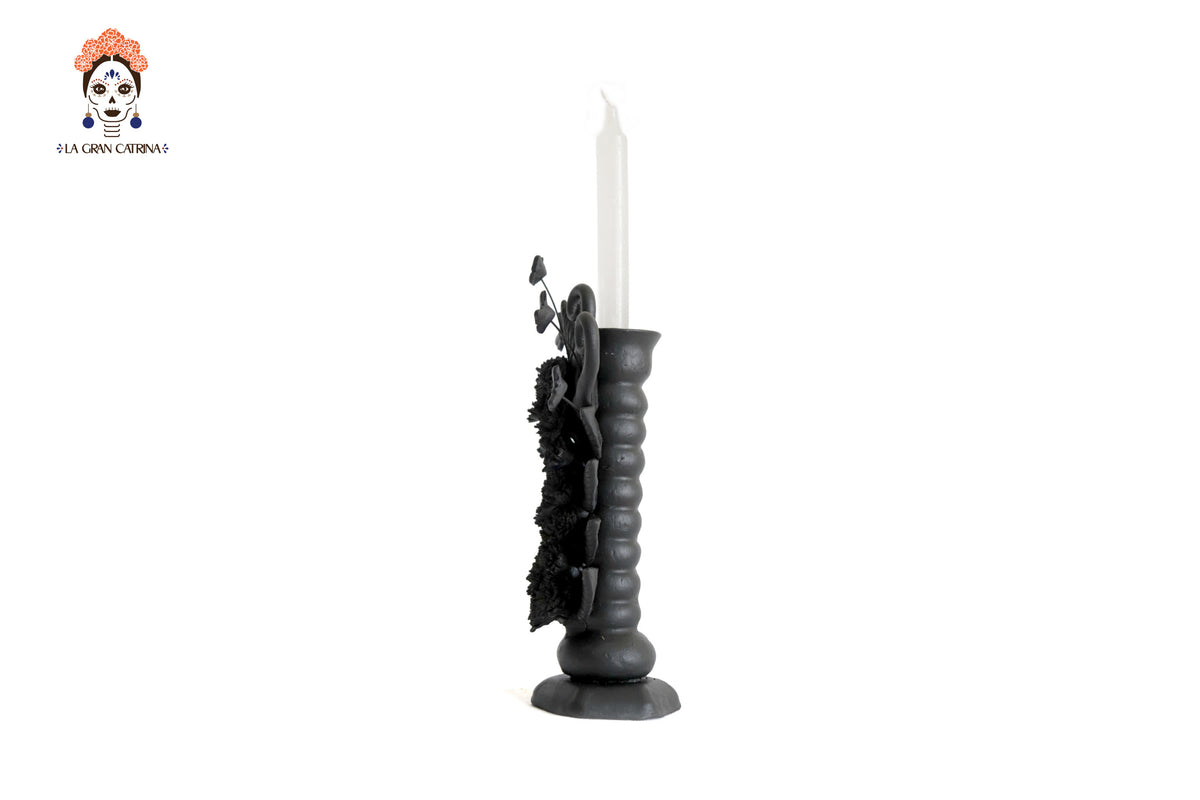 Candelero de una veladora barro negro - 28 cm.