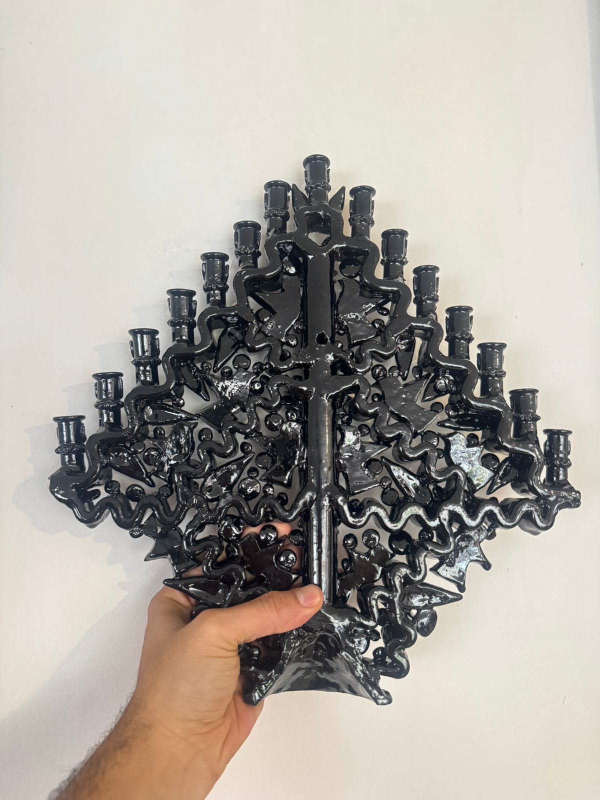 Candelero negro de pared de 15 velas - Barro vidriado - 40 cm. 16 in. Candelabros