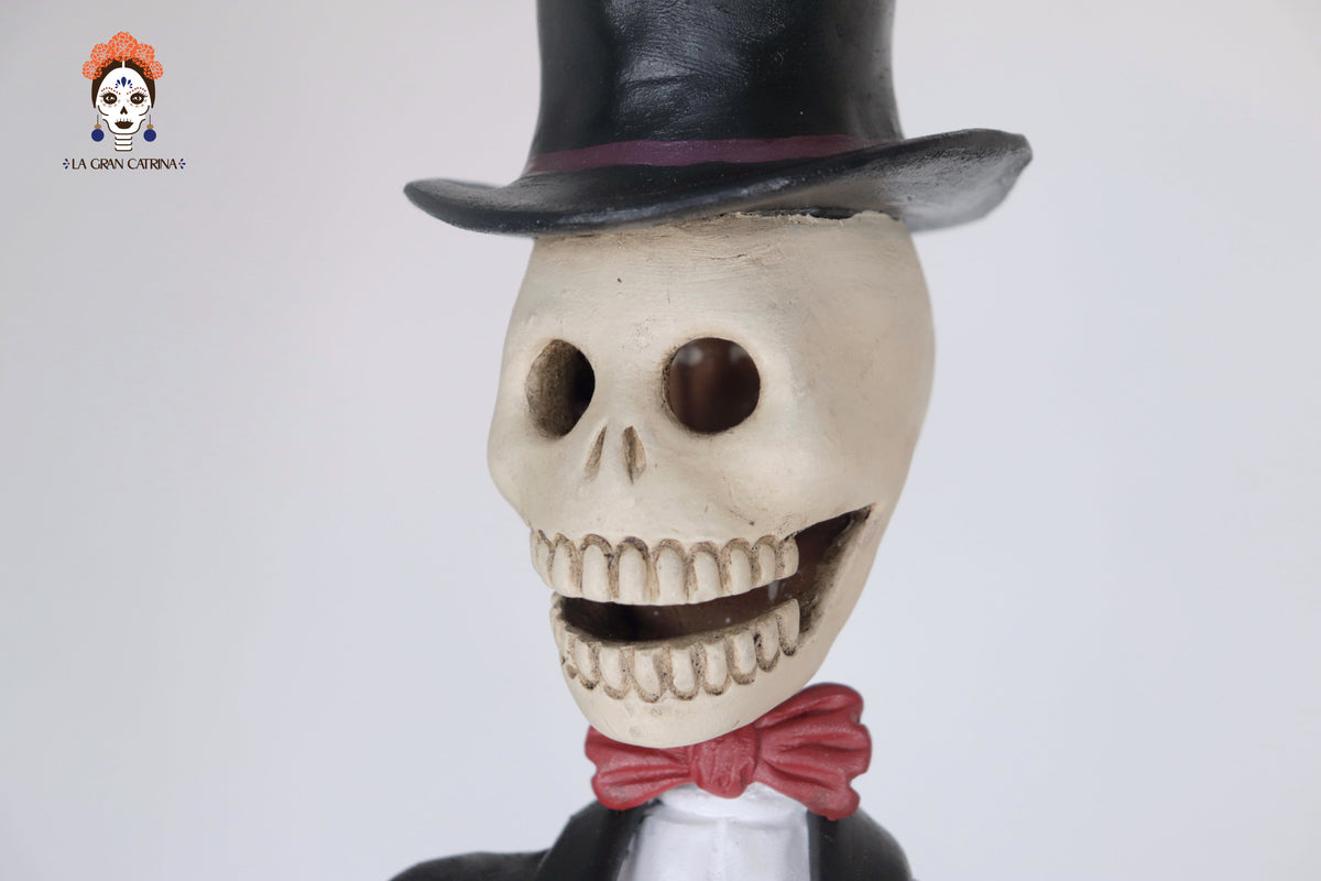 Pareja Catrines Elegantes con Flores de Cempasúchil - 73 cm. 28.7 in. Catrina