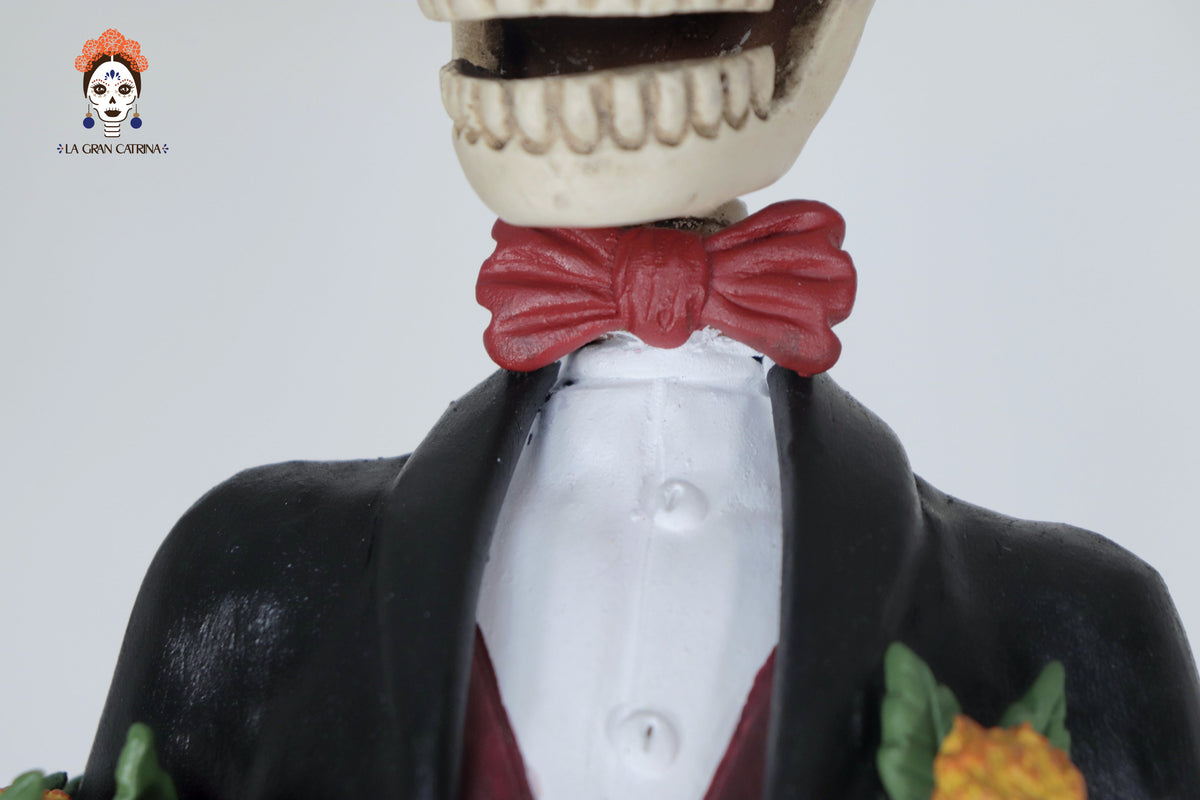 Pareja Catrines Elegantes con Flores de Cempasúchil - 73 cm. 28.7 in. Catrina