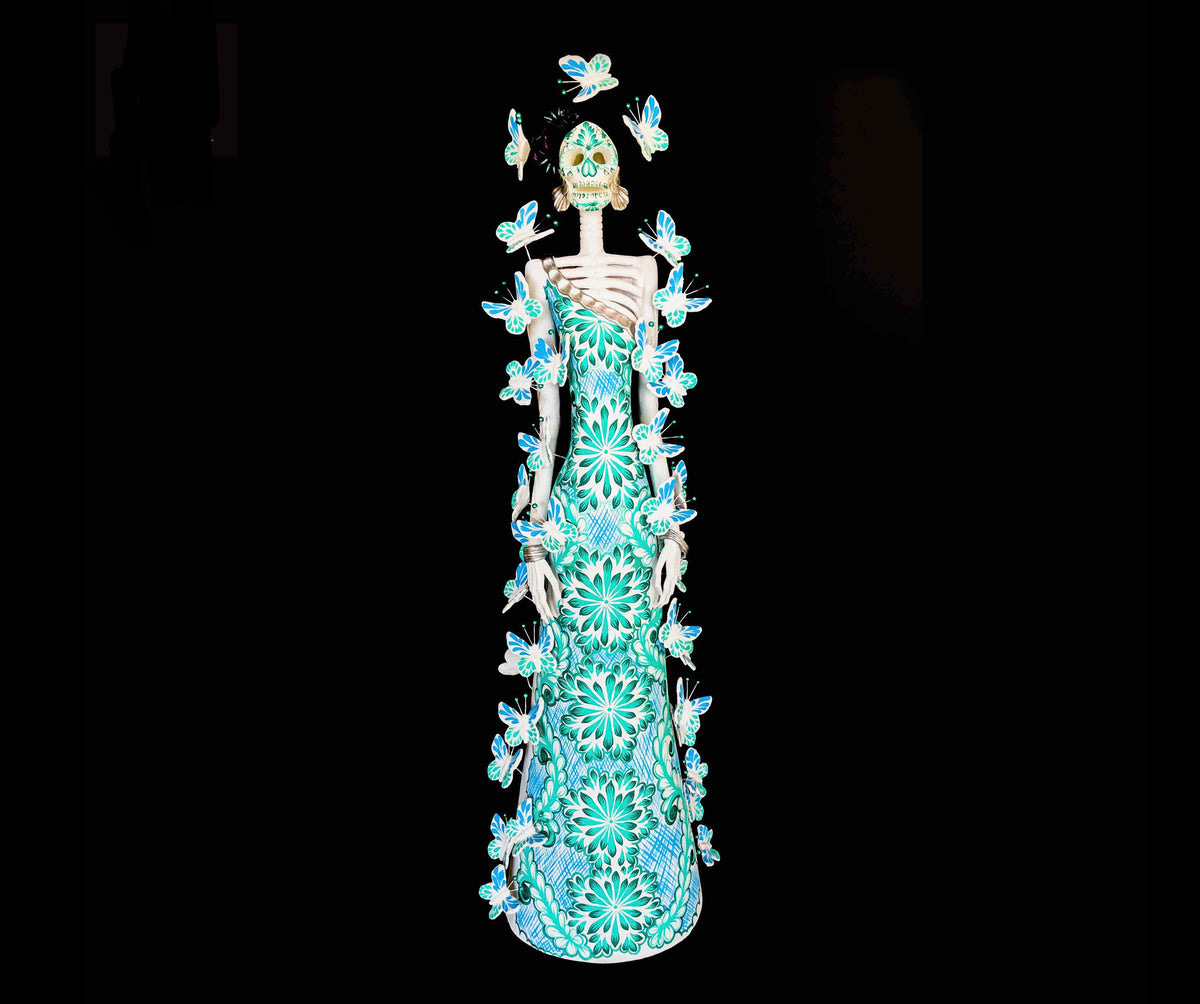 Catrina blanca con mariposas turquesas - 100 cm. 40 in. - Sobre Pedido Catrina