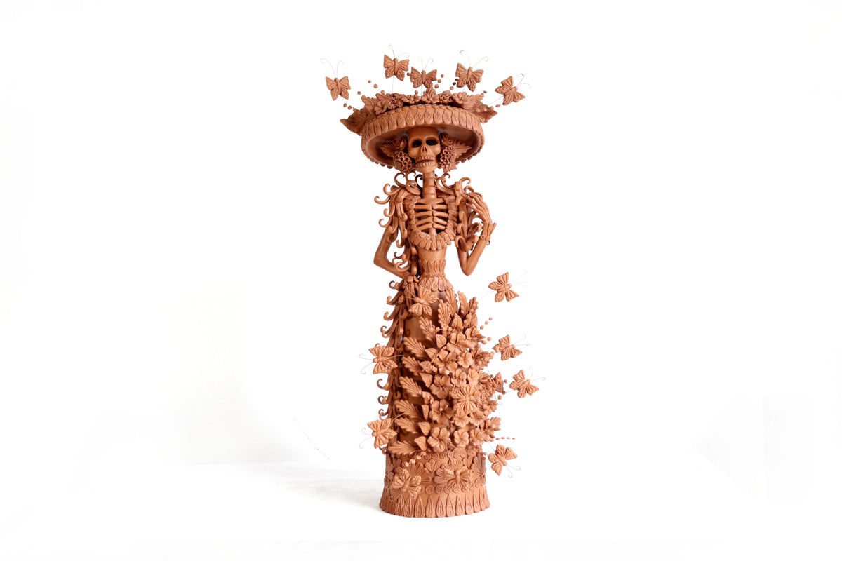 Catrina de Barro Artesanal con Mariposas - 65 cm. 25.5 in. - En producción Catrina