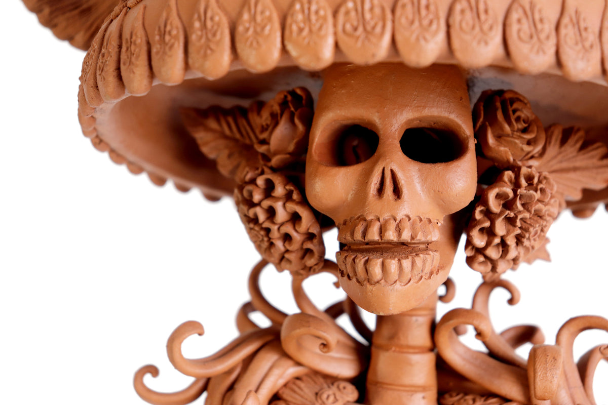 Catrina de Barro Artesanal con Mariposas - 65 cm. 25.5 in. - En producción Catrina