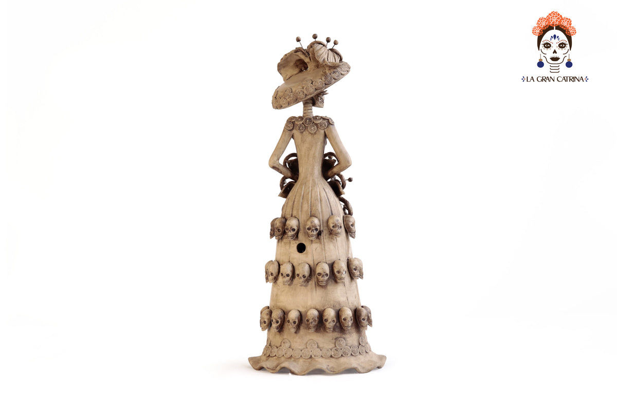 Catrina con vestido de calaveritas - 30 cm. 12 in.