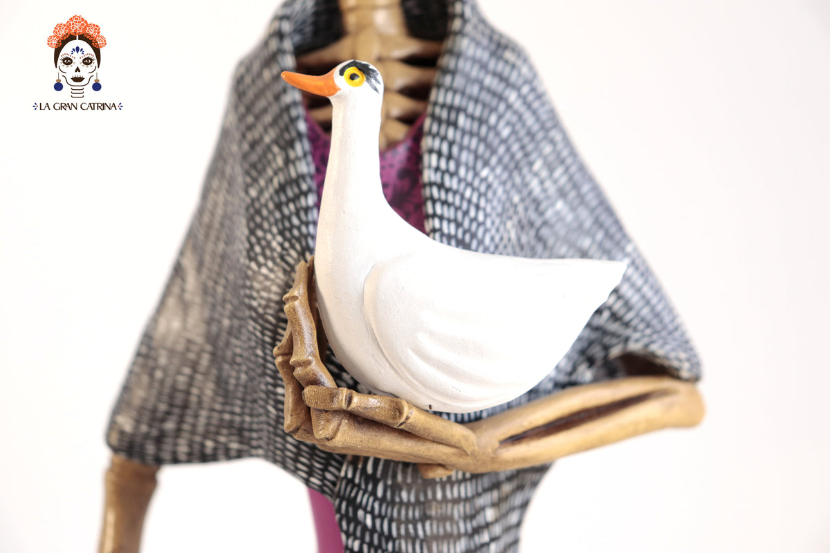 Catrina Huevera con Pato - 65 cm. 26 in. Catrina