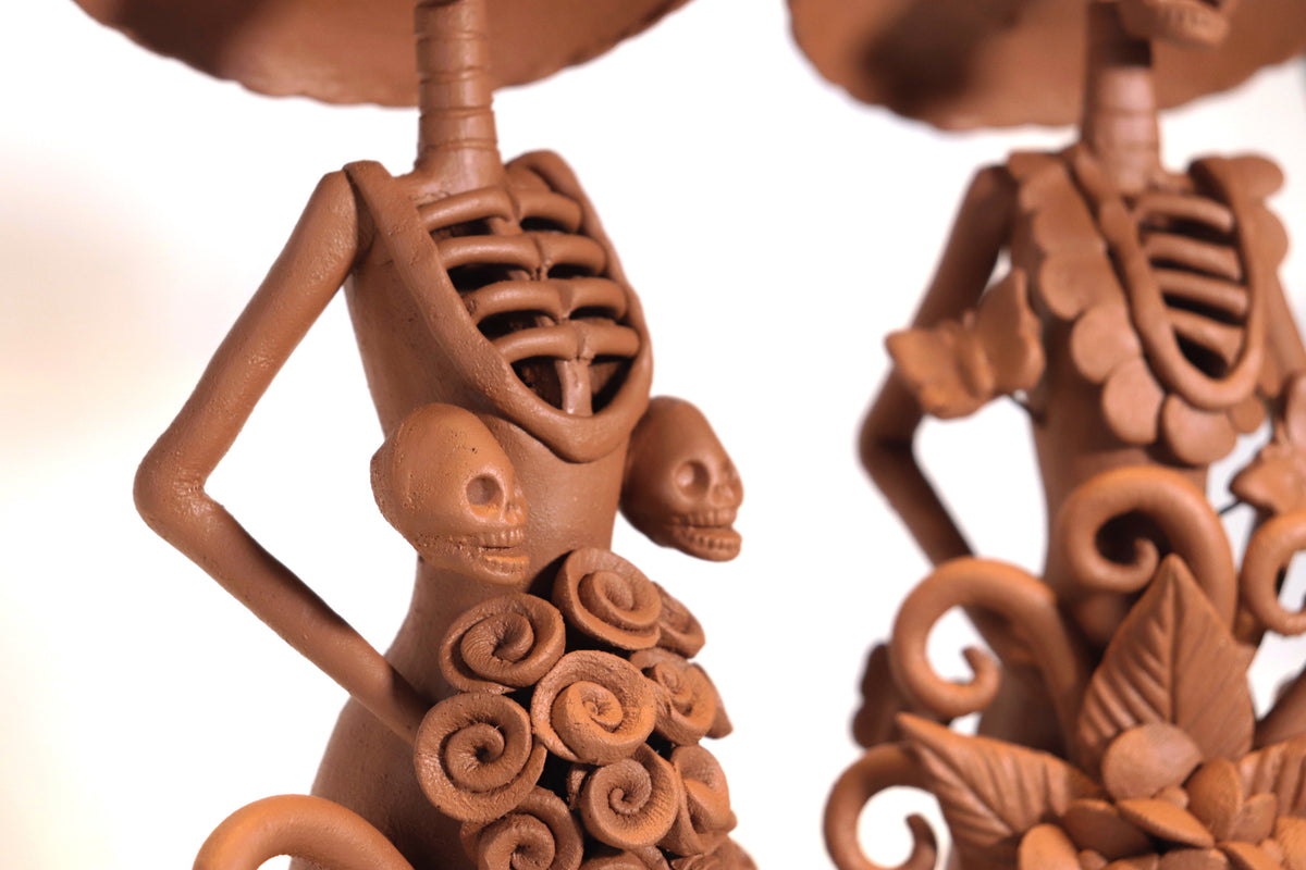 Pareja de Catrinas de Barro - 30 cm. 12 in. Catrina