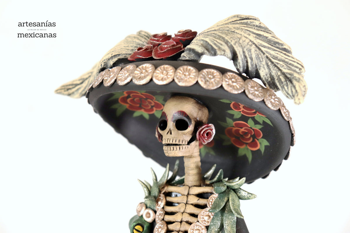 Catrina con flores rojas sobre calavera - 47 cm. 19 in. - En produccion Catrina