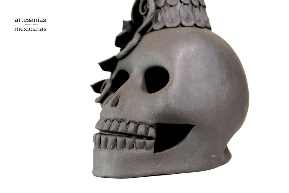 Catrina negra sobre calavera - 47 cm. 19 in. Catrina