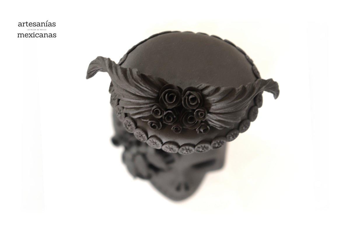 Catrina negra sobre calavera - 47 cm. 19 in. Catrina