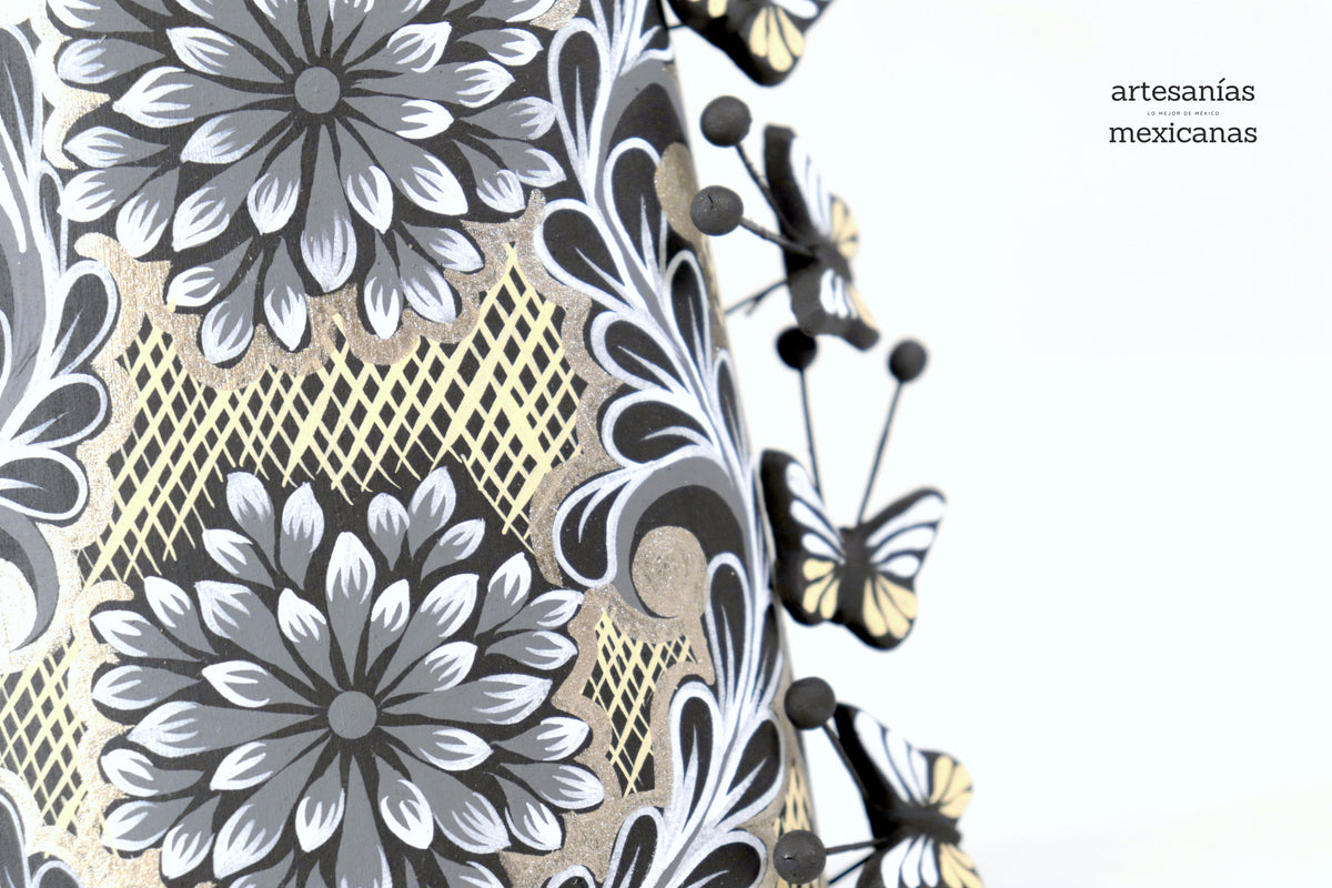 Catrina de mariposas grises y amarillas - 30 cm. 12 in. Catrina
