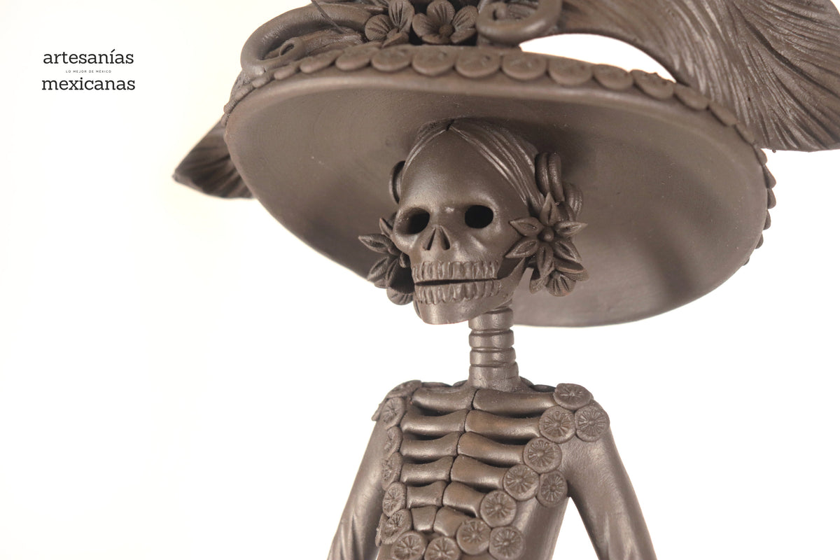 Catrina con Calaveritas Café - 50 cm. 20 in. - En producción Catrina