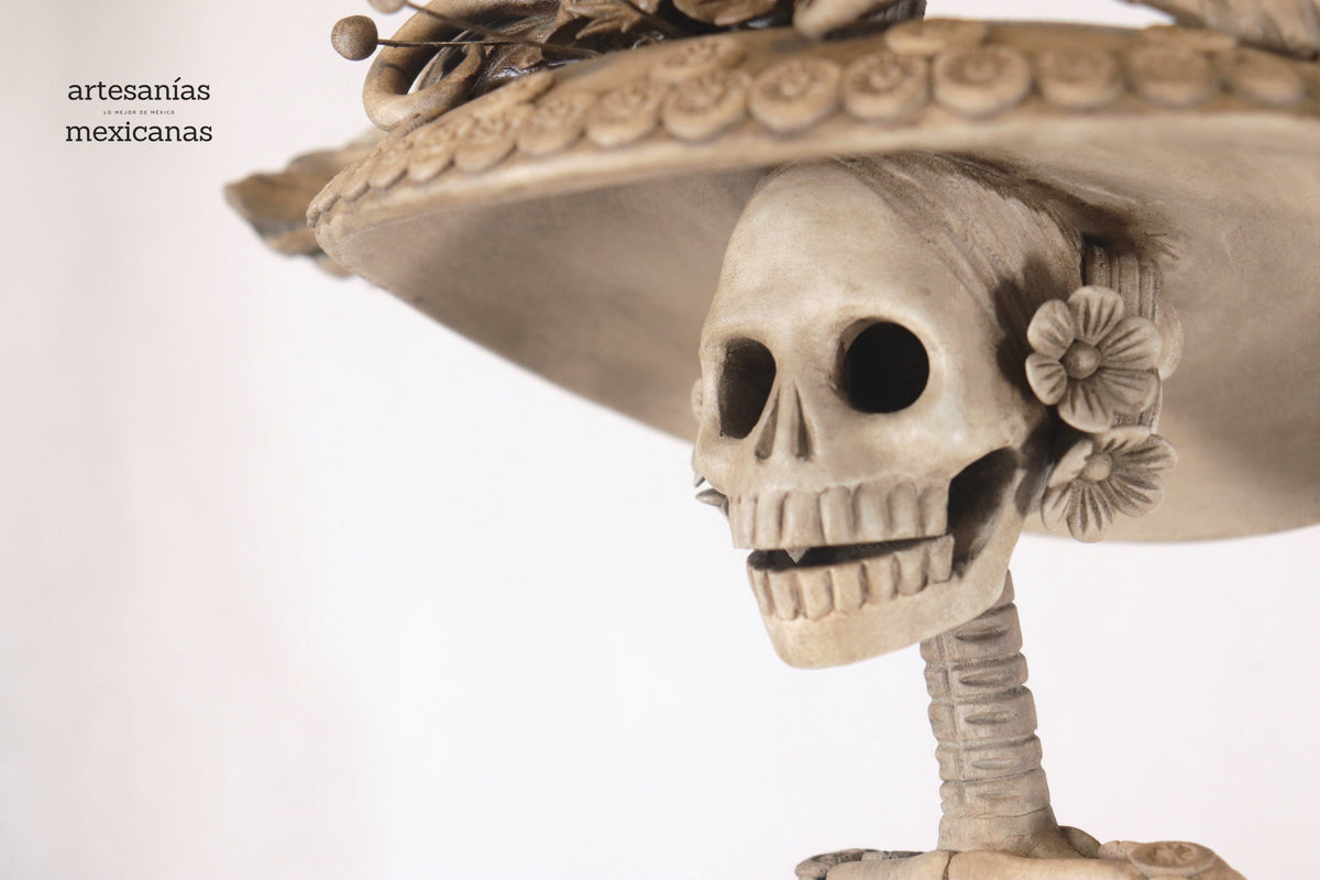 Catrina con calaveritas beige - 65 cm. 26 in. - En produccion Catrina