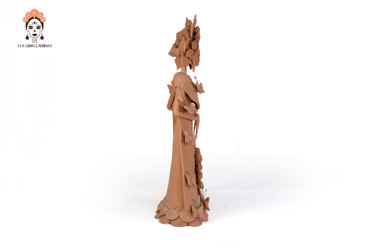 Catrina con tocado con flores cempasúchil 43 Cm. 16.9 In.