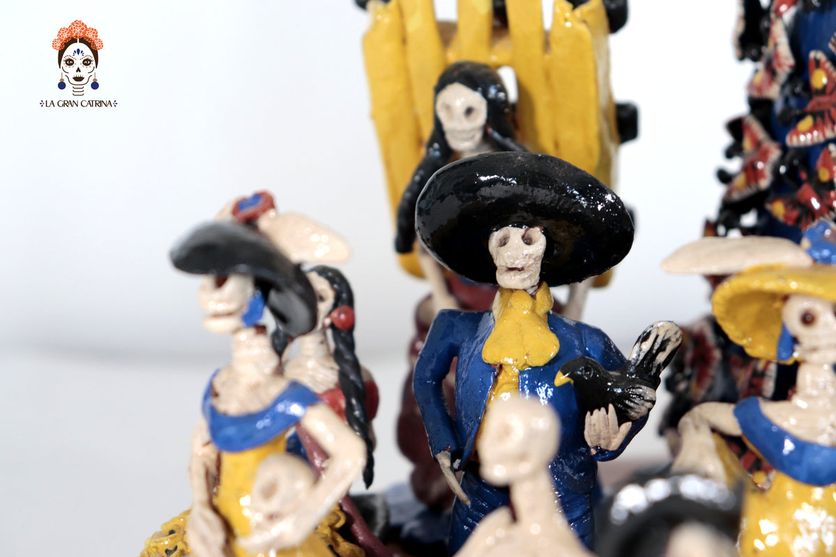 Catrina con Calaveras Bailando y Músicos - 36 cm. 14.1 in. Catrina