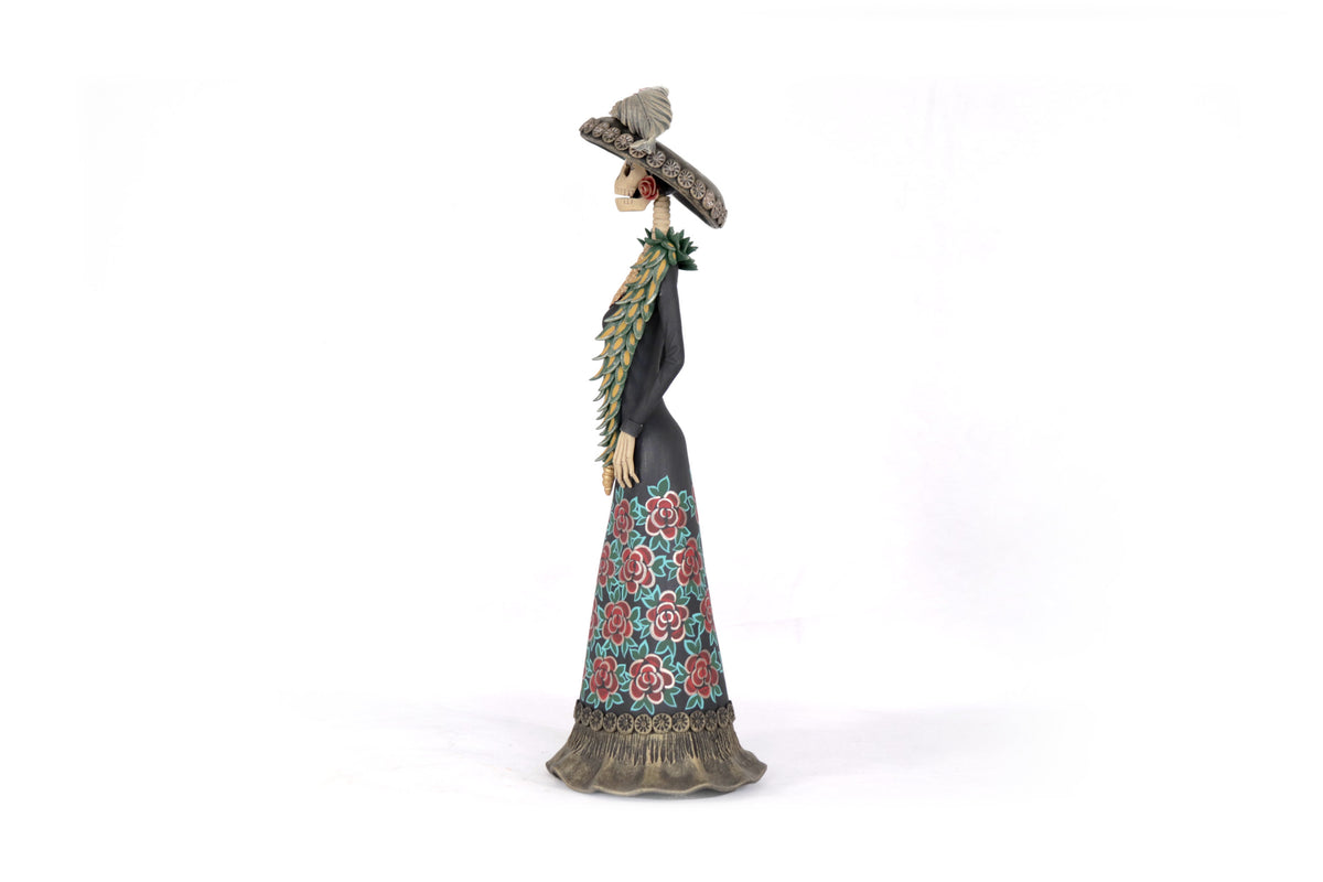 La Frida con la serpiente de flores rojas - 45 cm. 18 in. Catrina