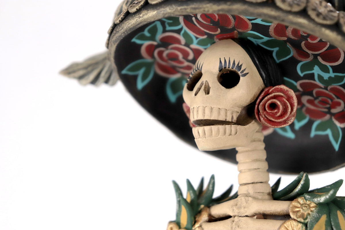 La Frida con la serpiente de flores rojas - 45 cm. 18 in. Catrina