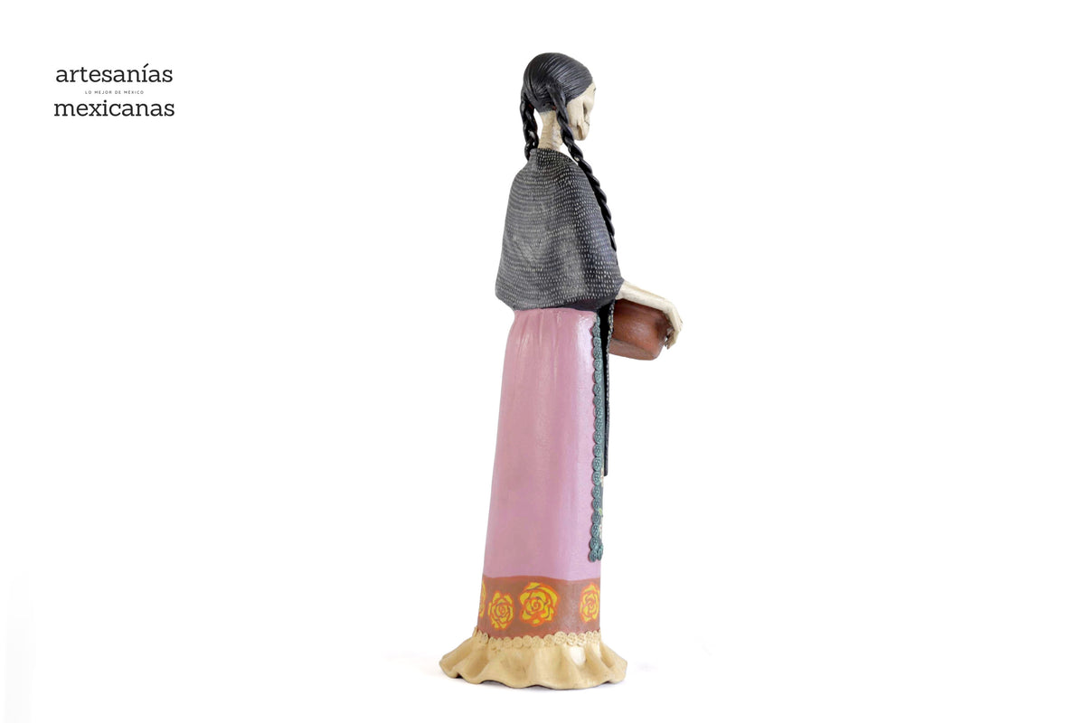 Catrina con olla 50 cm. 20 in. Catrina