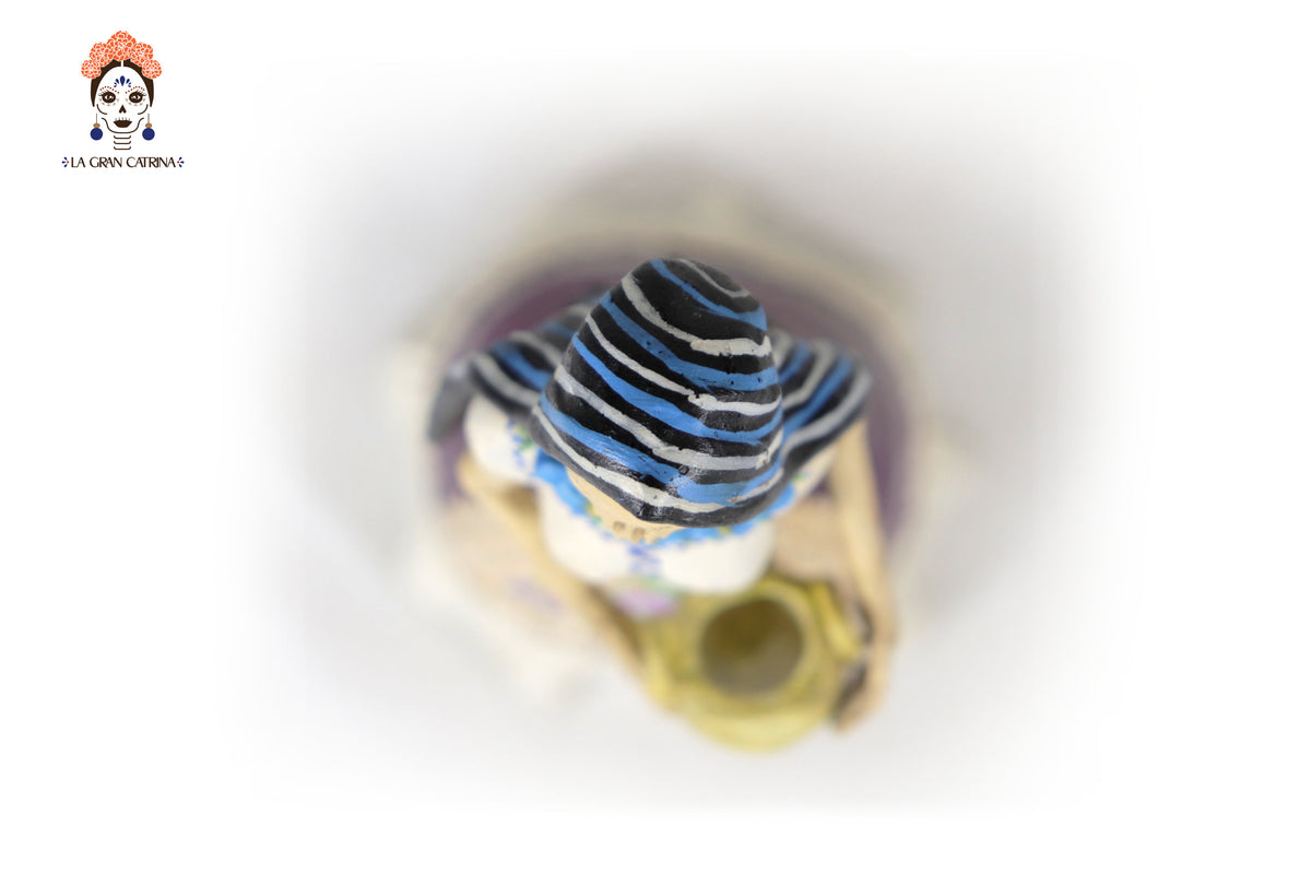 Catrina con canasta - 21 cm. 8.2 in. Catrina