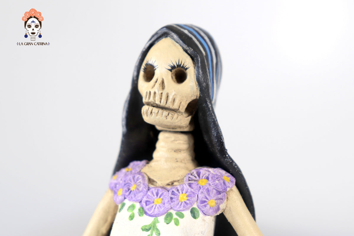 Catrina con cantarito - 21 cm. 8.2 in. Catrina
