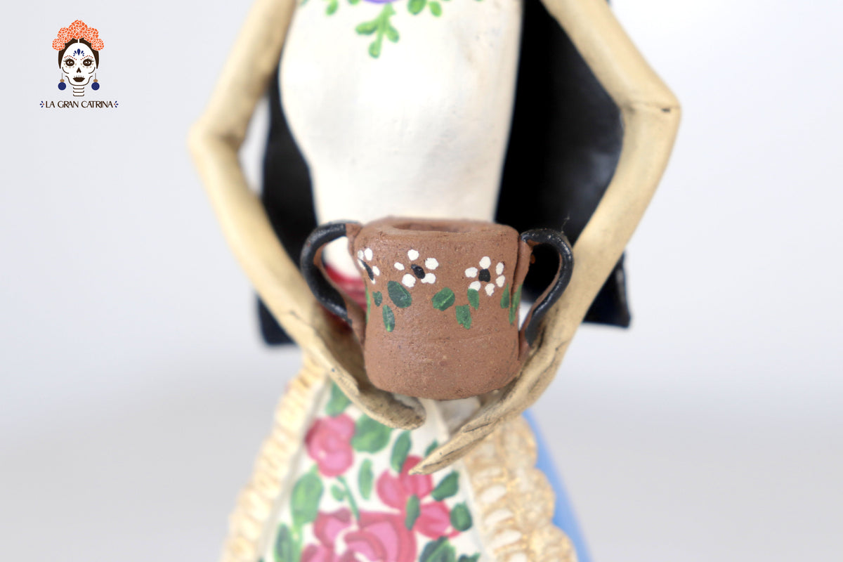Catrina con cantarito - 21 cm. 8.2 in. Catrina