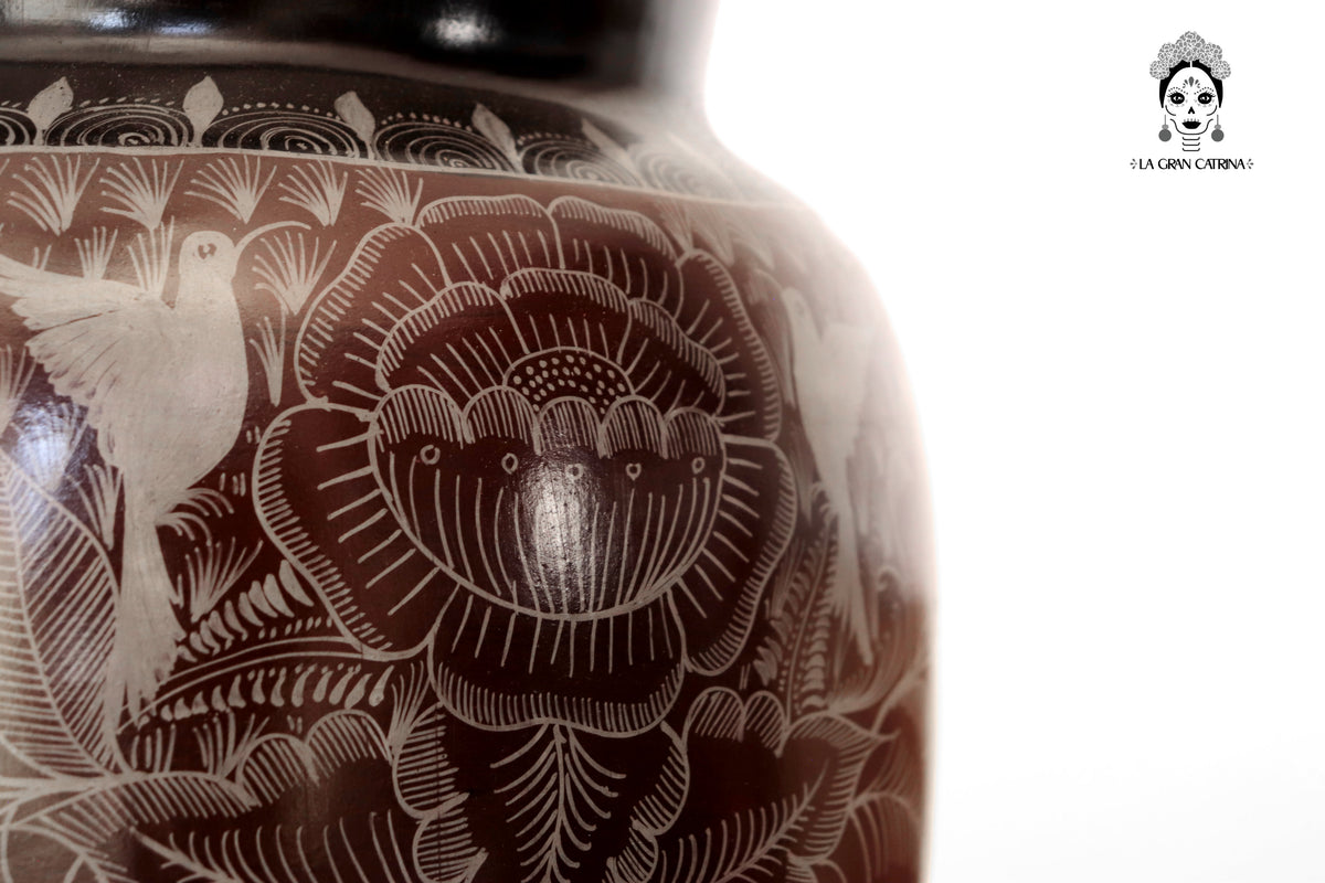 Cantaro Oscuro Flores y Aves - Huancito - 46.5 cm. 18.3 In.