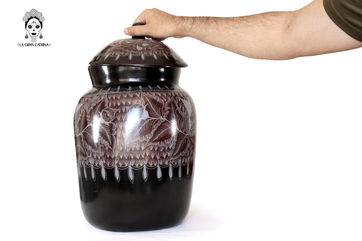 Cantaro Oscuro Flores y Aves - Huancito - 46.5 cm. 18.3 In.