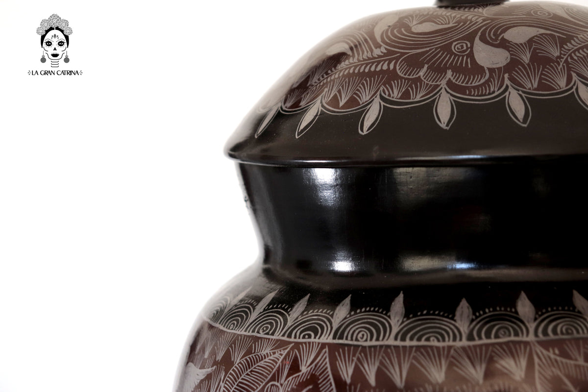 Cantaro Oscuro Flores y Aves - Huancito - 46.5 cm. 18.3 In.