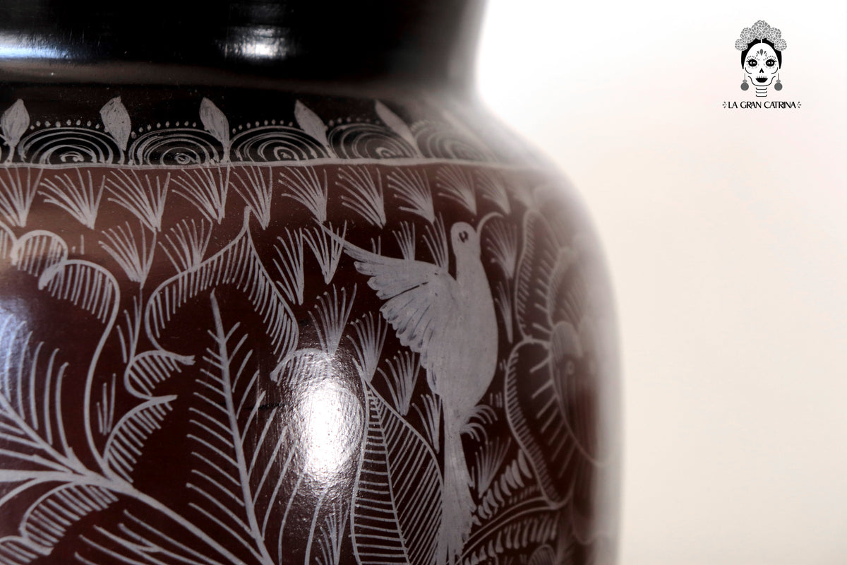 Cantaro Oscuro Flores y Aves - Huancito - 46.5 cm. 18.3 In.
