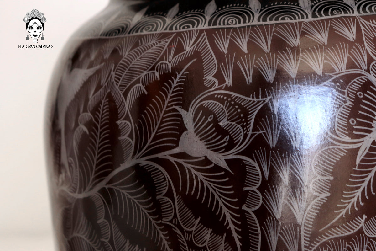 Cantaro Oscuro Flores y Aves - Huancito - 46.5 cm. 18.3 In.