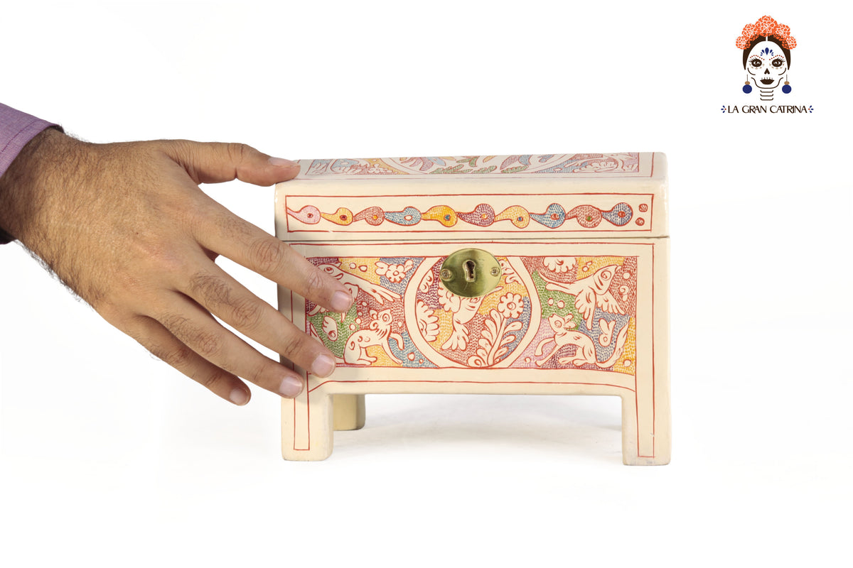 Cofre Artesanal de Olinalá Blanco con Aves - 19.5 cm. 7.7 in.