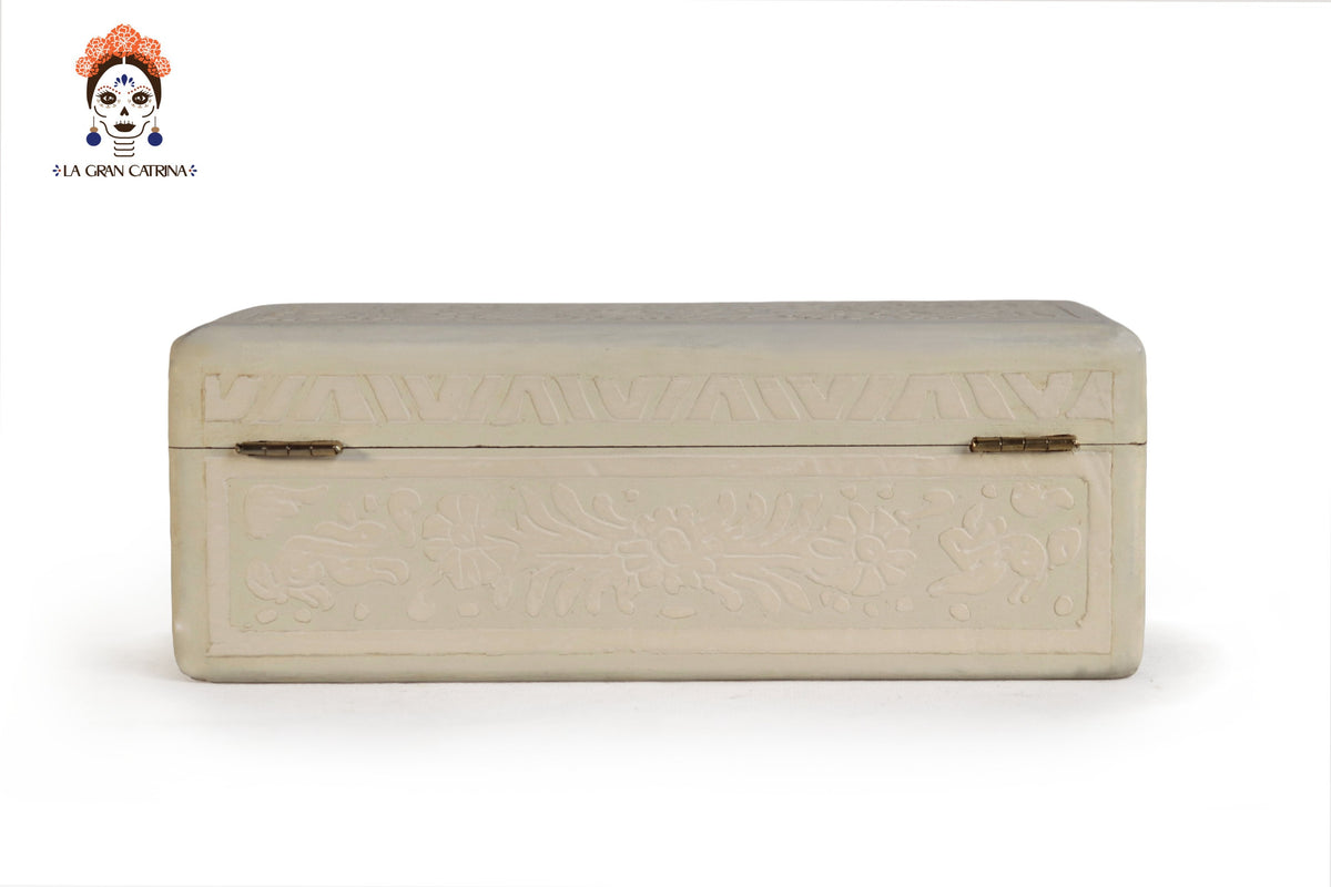Caja Artesanal de Olinalá Hueso con Aves y Flores - 19.7 cm. 7.8 in.