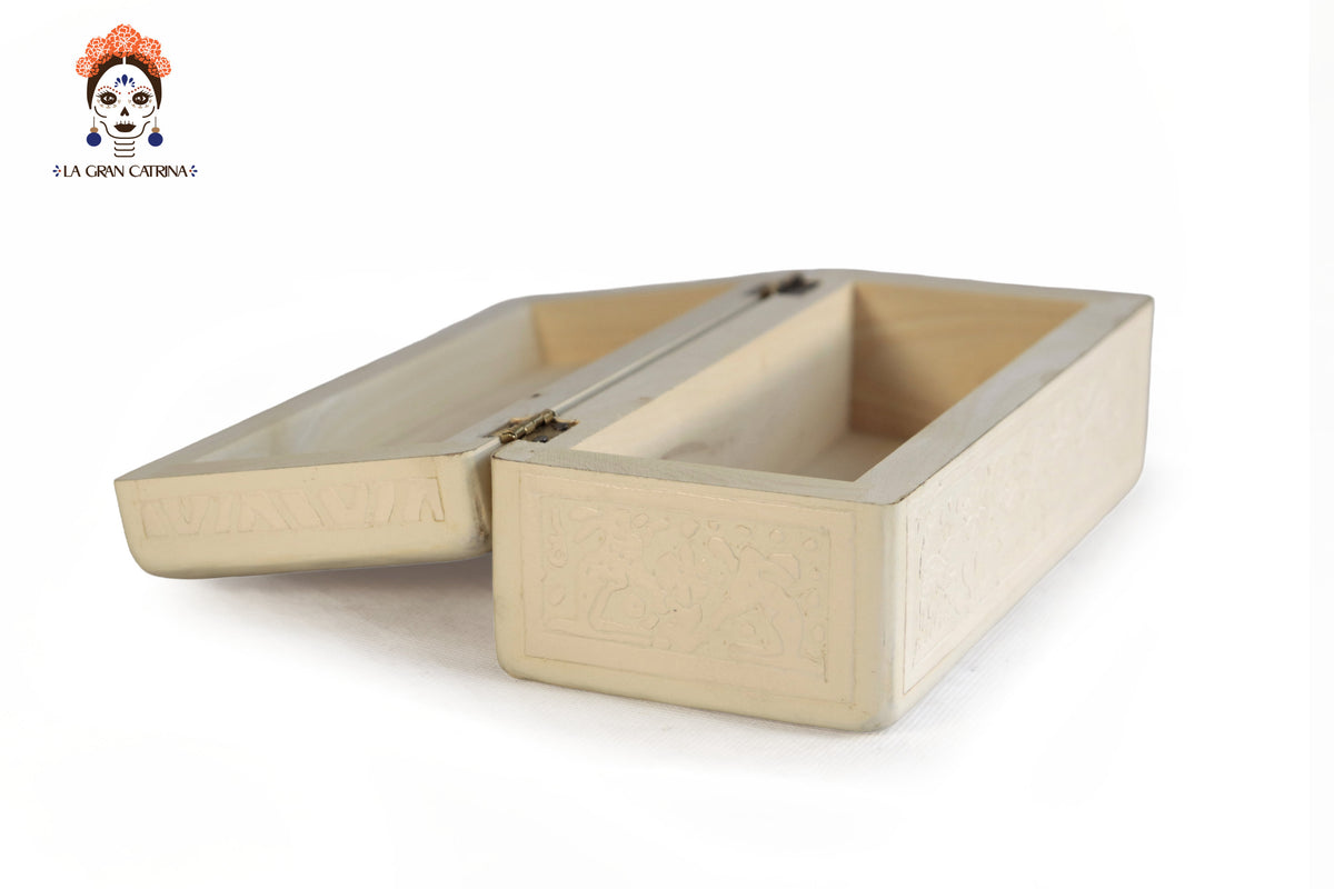 Caja Artesanal de Olinalá Hueso con Aves y Flores - 19.7 cm. 7.8 in.