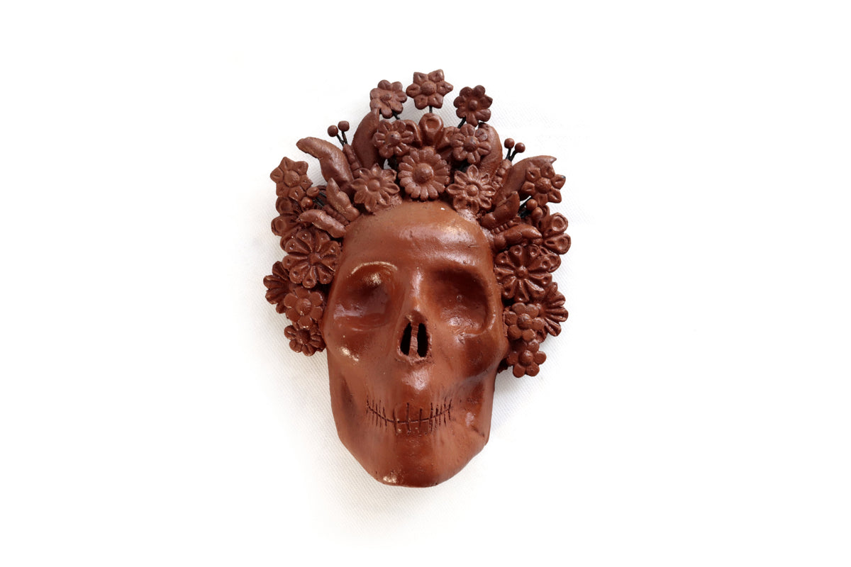 Calavera con Tocado Barro Rojo Natural - 21 cm. 8.2 in.