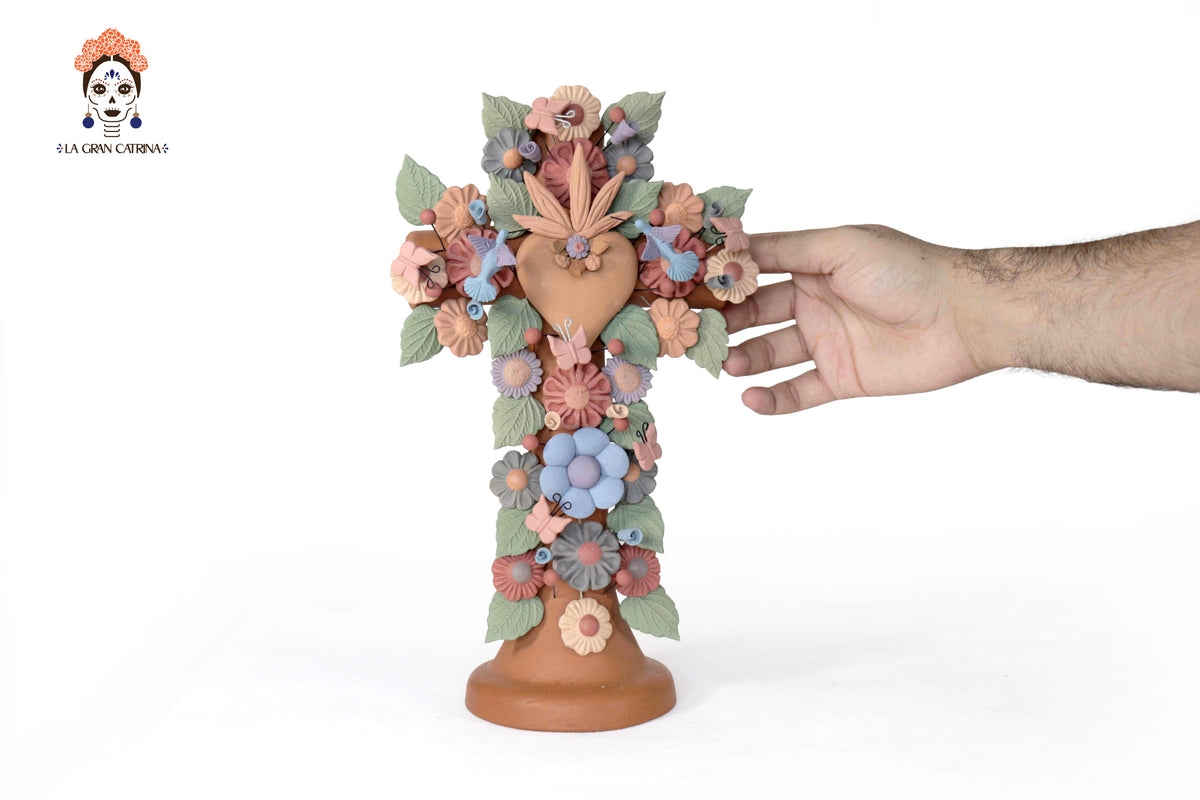 Cruz Floral de Barro con Corazon y Aves - 30 Cm 11.8 in. Artesanía