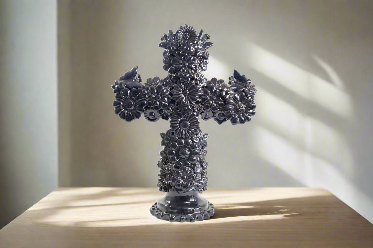 Cruz azul - Barro vidriado - 32 cm. 12.5 in.