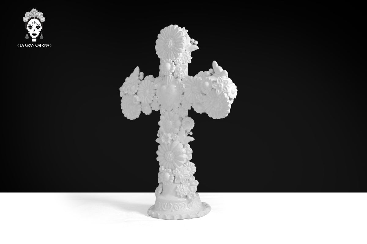 Cruz blanca - Barro vidriado - 38 cm. 15 in.