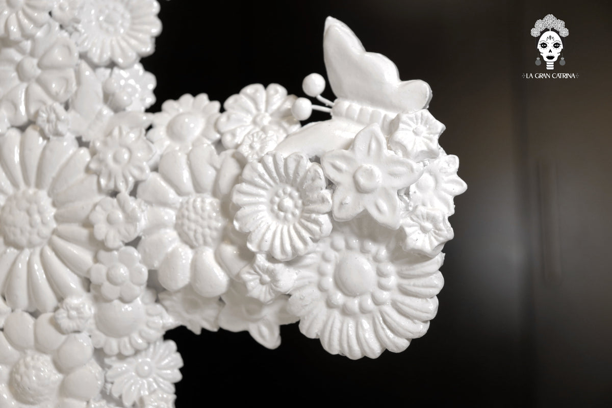 Cruz blanca - Barro vidriado - 45 cm. 18 in.