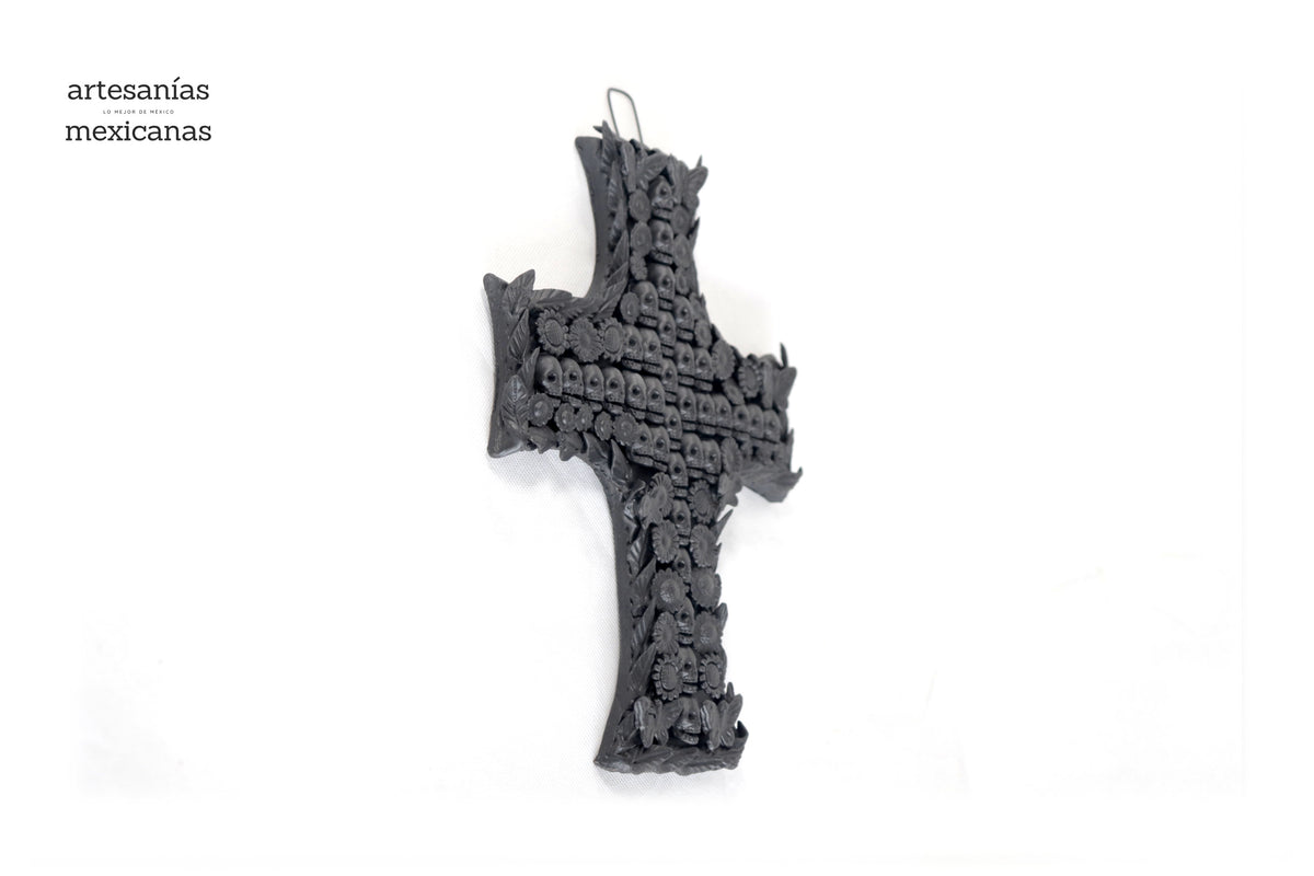 Cruz de calaveras negras - 28 cm. 11 in. Artesanía