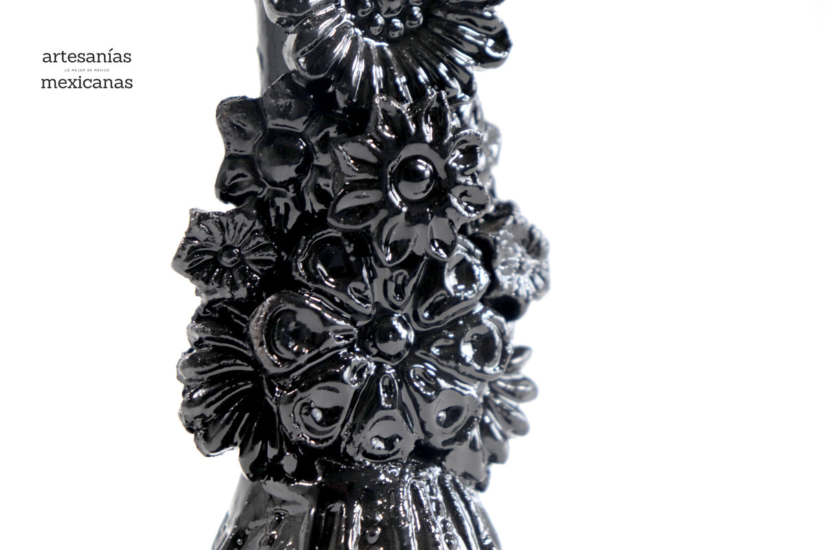 Cruz negro - Barro vidriado - 18.5 cm. 7.4 in.